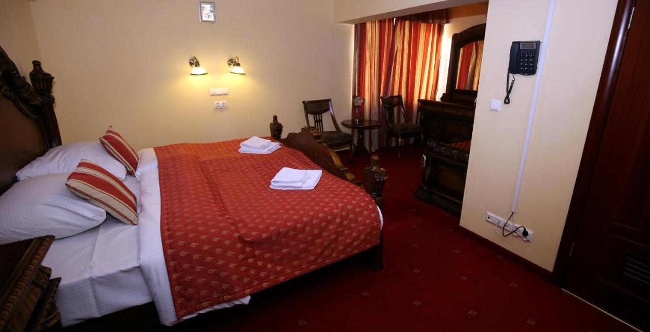 Daisy Superior Hotel Красков Екстериор снимка