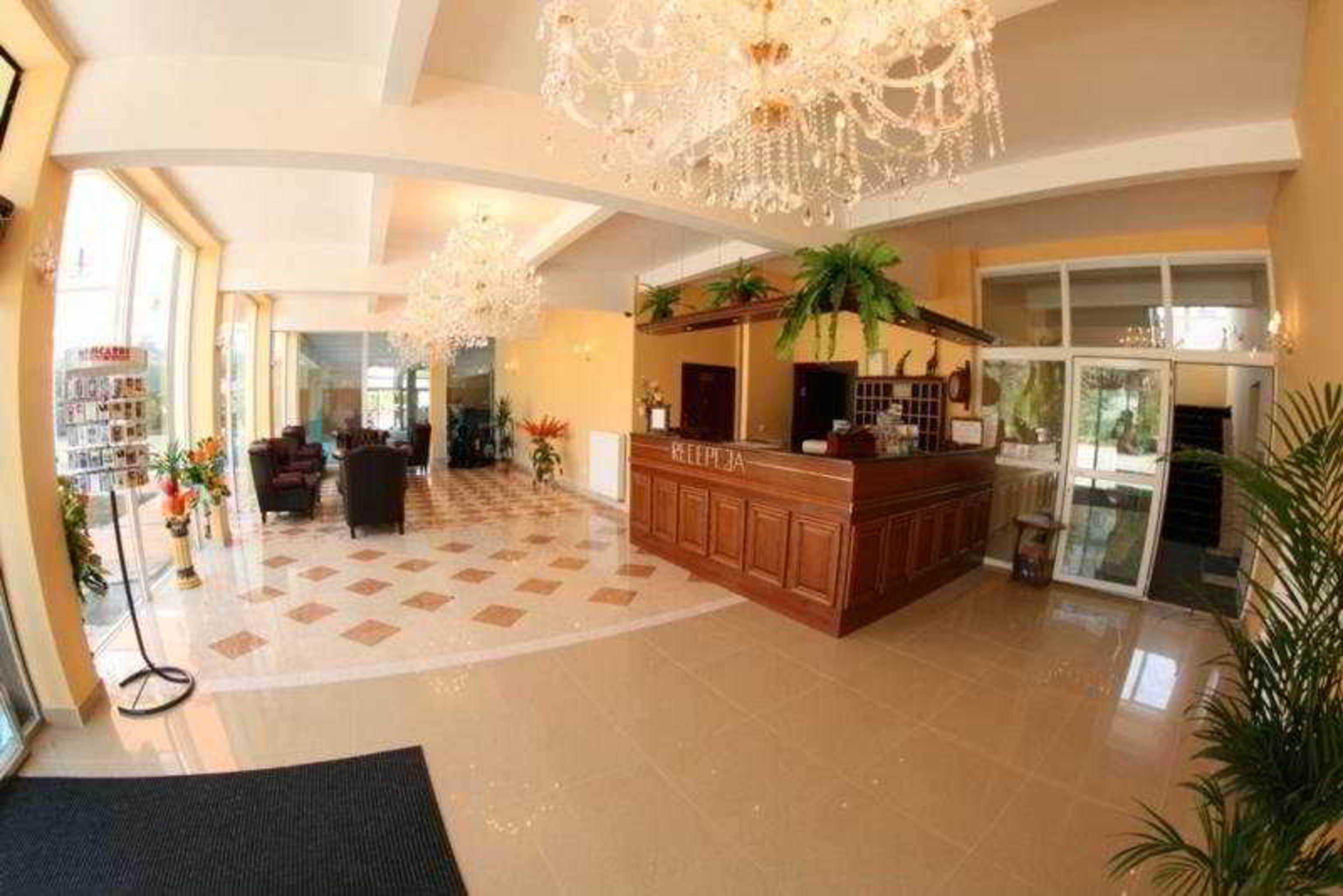 Daisy Superior Hotel Красков Екстериор снимка