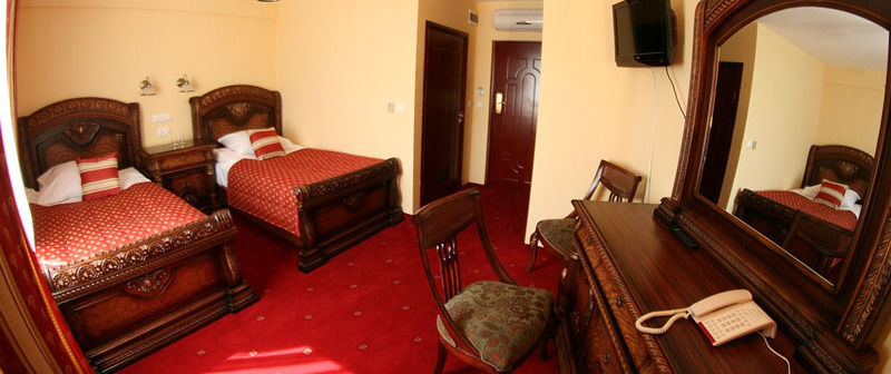 Daisy Superior Hotel Красков Екстериор снимка