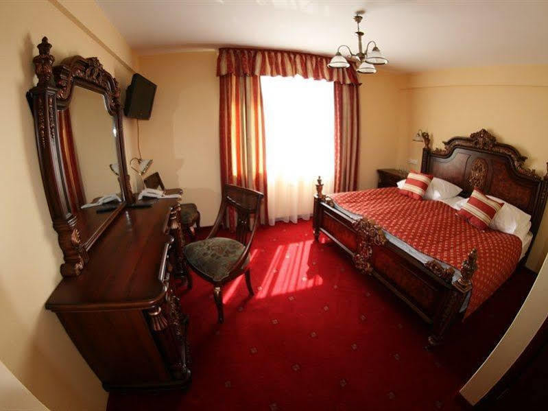 Daisy Superior Hotel Красков Екстериор снимка
